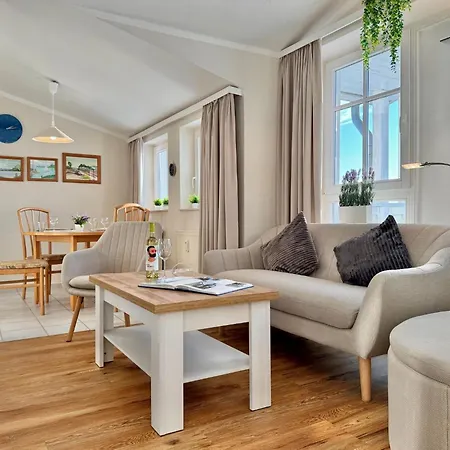 Komfortable In Mit Balkon *